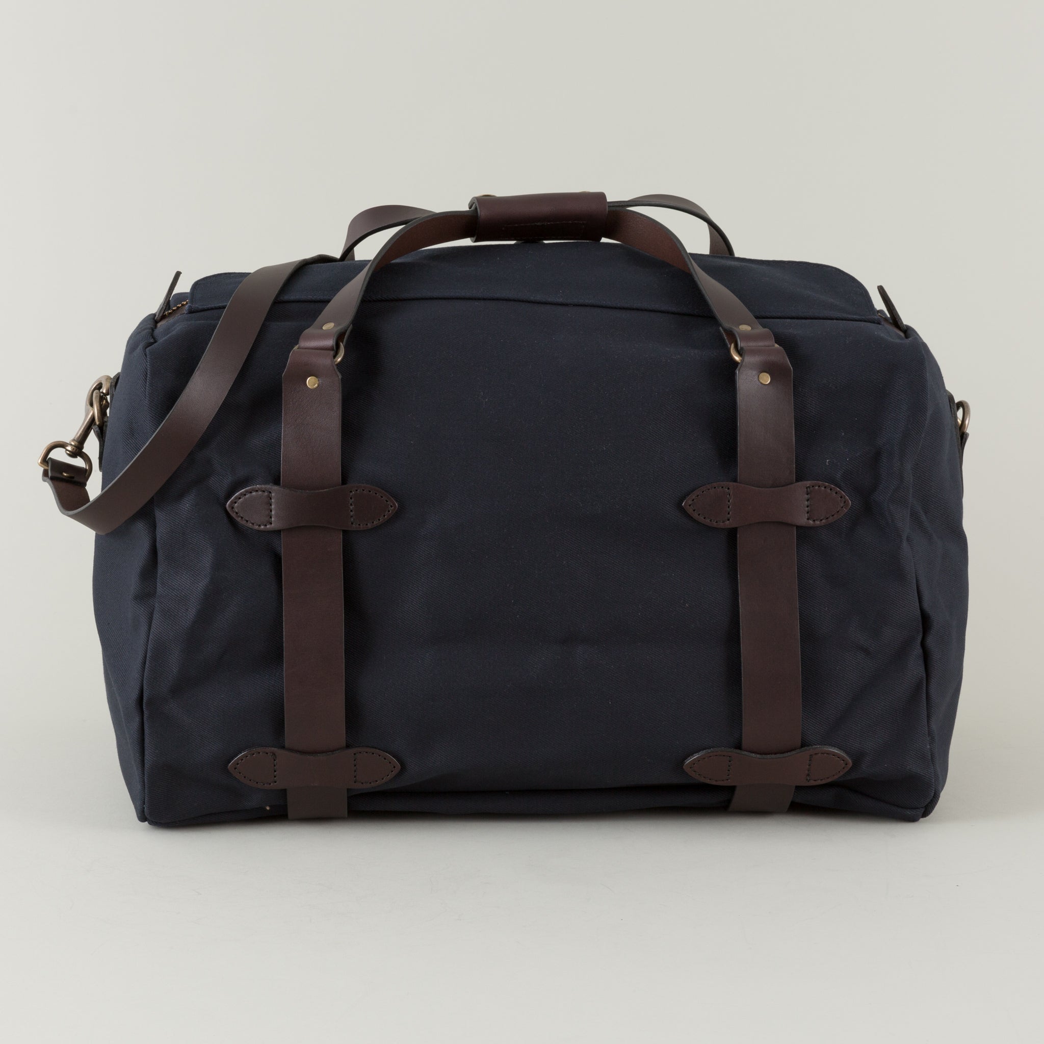 【廃盤品】FILSON DUFFLE BAG NAVY USA製　ラギッドツイル Medium Duffle Bag, Navy - The Stronghold
